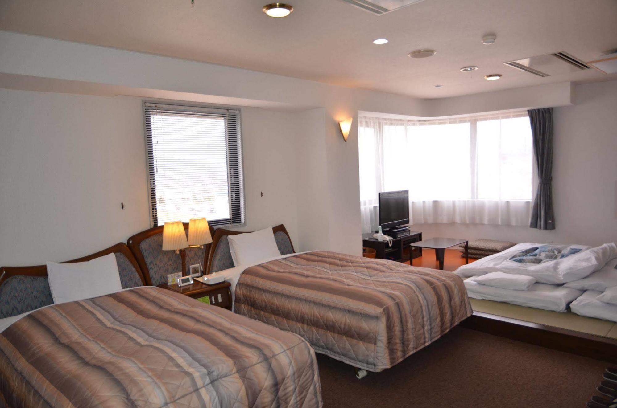 Hotel Ermou Regency Numazu Exteriör bild